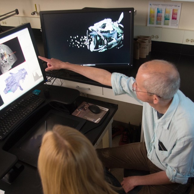 Prof. Michael Coates in discusion with students